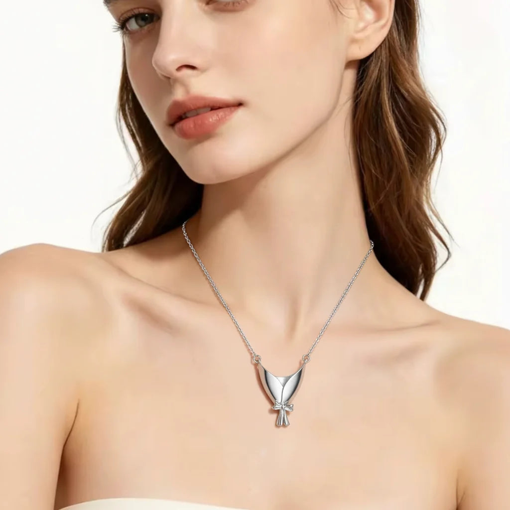 Bloom Pendant Necklace