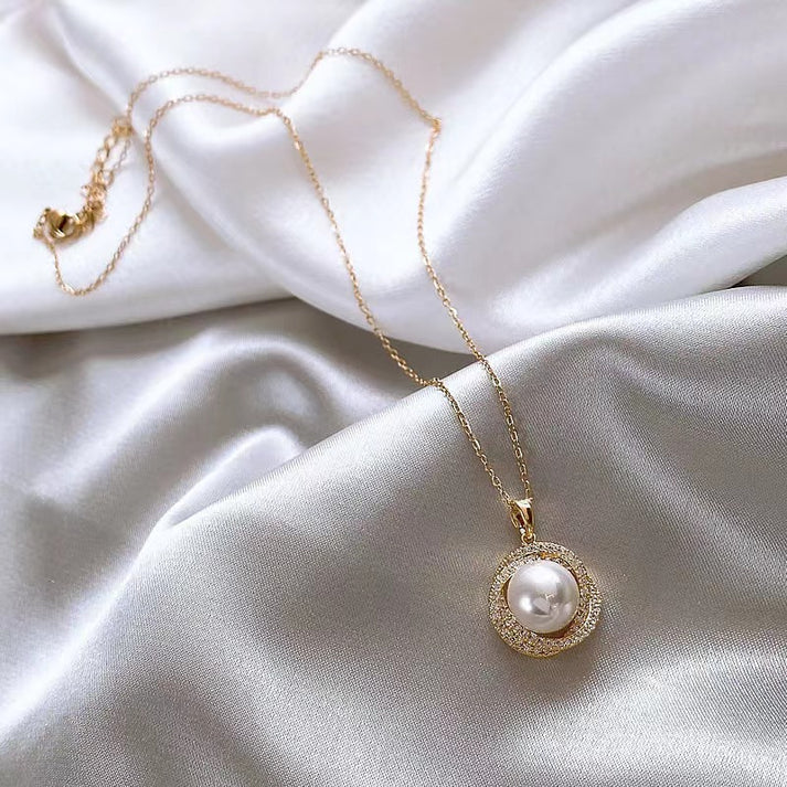 Pearl Clover Necklace