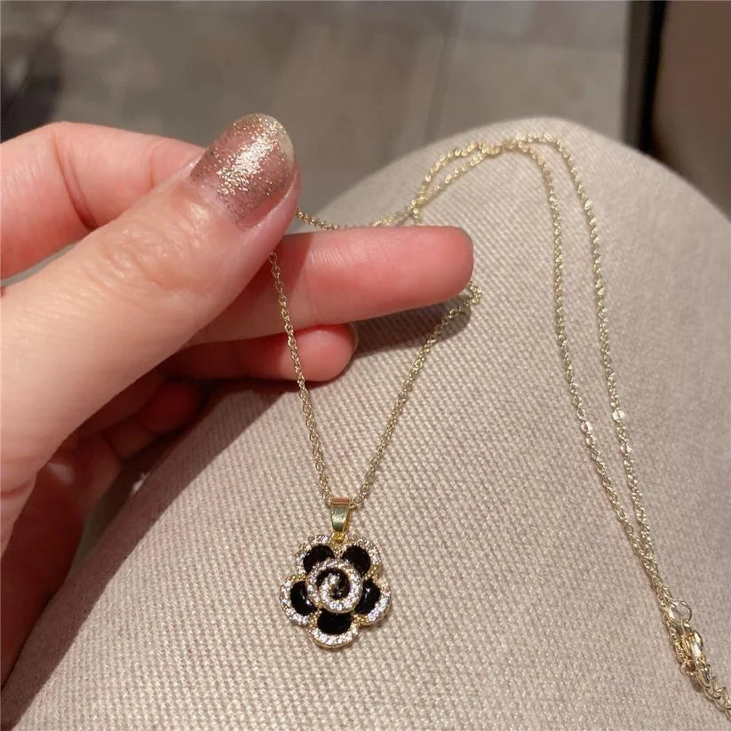 Luna Flower Necklace
